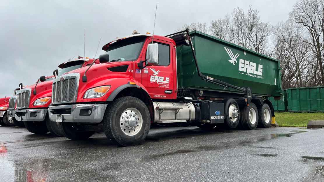 line up container truck for waste disposals