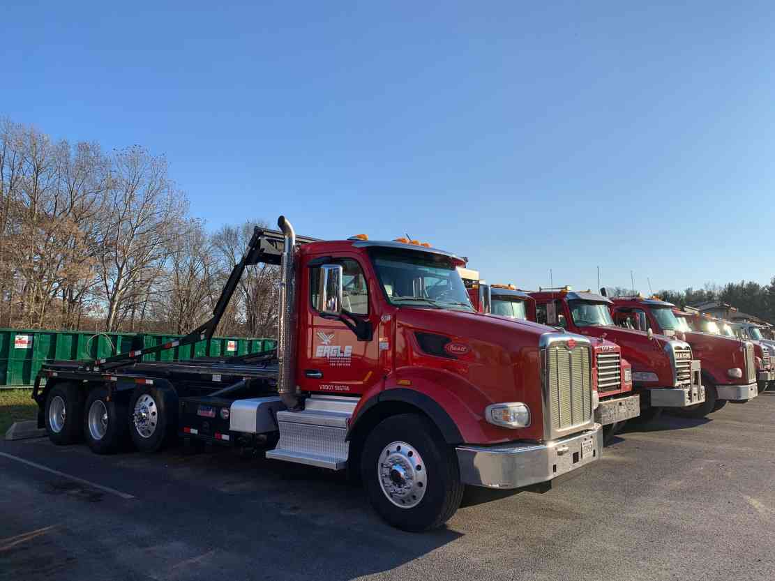 line up container truck for waste disposals